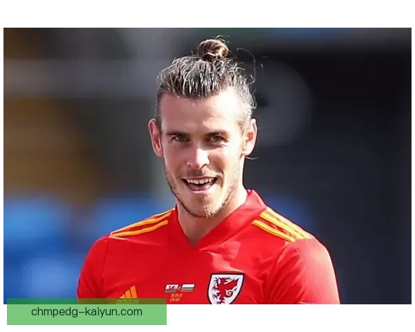 久保建英在威尔士赛季期间表现稳健，备受关注的年轻天才。